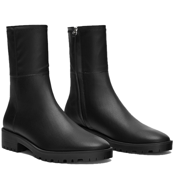 flat track sole ankle boots